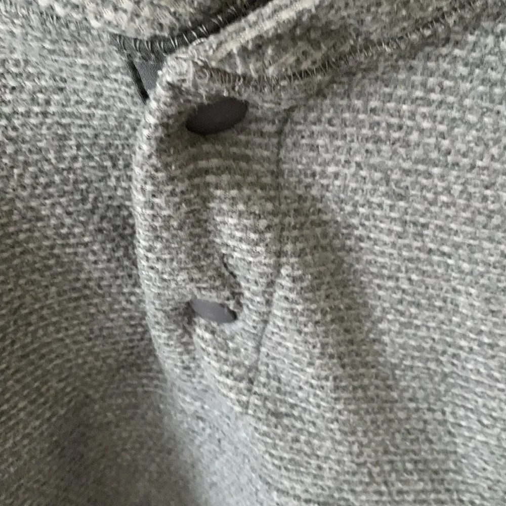 Lands End pullover  - Picture 3 of 4